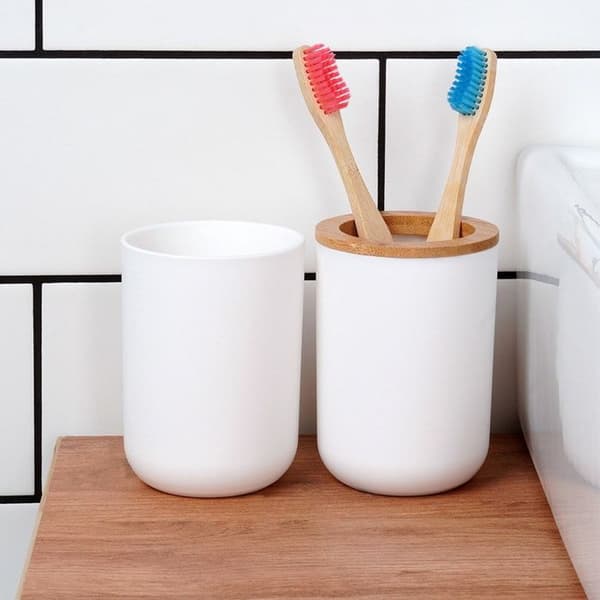 Badrumsaccessoarer - Vilde - 6 delar - Vit plast - Bambu - Modern design Vit