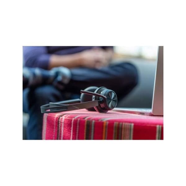 HP Poly Voyager Focus 2 Bluetooth Stereo över-ear headset svart med brusreducering dators headset
