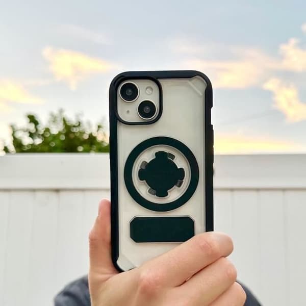 Coque - ROKFORM - iPhone 15 - Magnetisk - Transparent - Militärskydd Claire