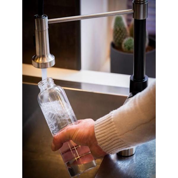 APS 66907 Dricksflaska av glas, skruvlock i rostfritt stål med silikonförsegling, 0,55 liter, Ø 6,5 cm, höjd 23,5 cm