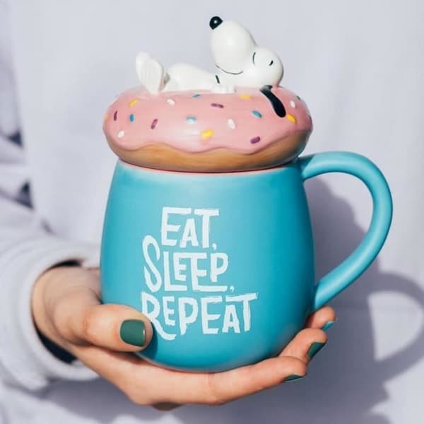 Mugg - Erik - Snoopy - Dolomit - 500ml - Kompatibel med mikrovågsugn blå/rosa