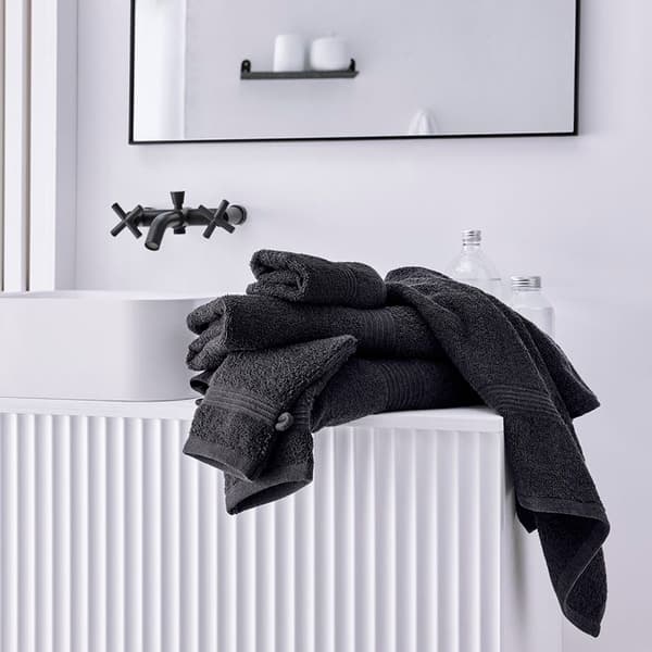 Enfärgad badhandduk ESSENTIAL - TODAY - Mörkgrå 50x90 cm Kolgrå