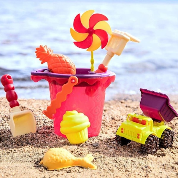 PETIT JOUR Beach Set - Röd - 25,5x22,5x21 cm - Skopa, kvarn, musslor, lastbil, sil, kratta, spade Flerfärgad