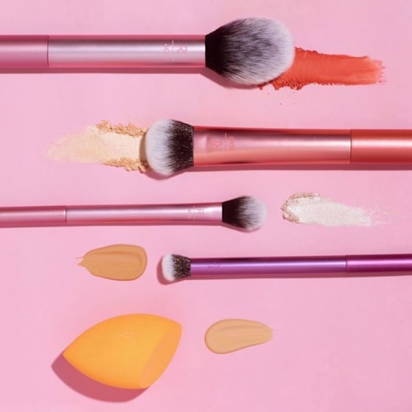 Makeup kit - Real Techniques - Everyday Essentials - 5 produkter - Rosa färg - 2020 Rosa
