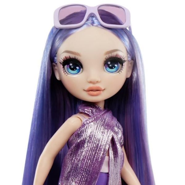 Rainbow High Swim & Style - Ledad modedocka 27 cm - Violet (Violet) - Baddräkt + Pareo - från 4 år Lila