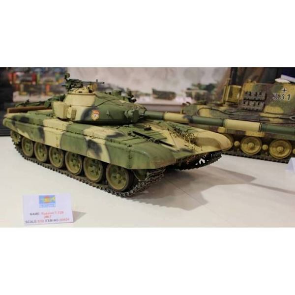TRUMPETER - Modell av Rysk T-72b MBT Trumpeter 00924 1/16 Skaala Modell av Stridsvagn Promo - Ref: 7103
