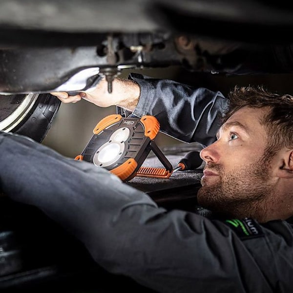 Batteridriven projektor NEO TOOLS 99-040 750 + 250 LM COB uppladdningsbar