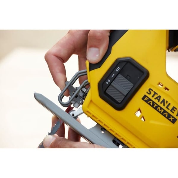 Trådlös sticksåg - Stanley Fatmax - SFMCS600B-XJ - 18V - kapdjup upp till 55mm