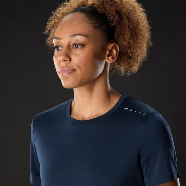 T-shirt dam Musto Evolution Sunblock - marinblå Marin XS