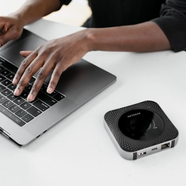 NETGEAR - Nighthawk WiFi 4G mobil router MR1100-100EUS