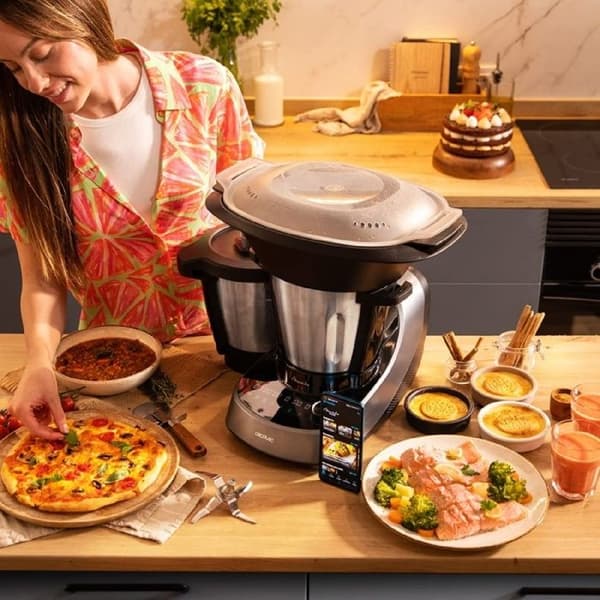 Multifunktionell köksrobot - CECOTEC - Mambo 11090 Havane - 1600 W - 3,3 L - Inbyggd våg silver/svart