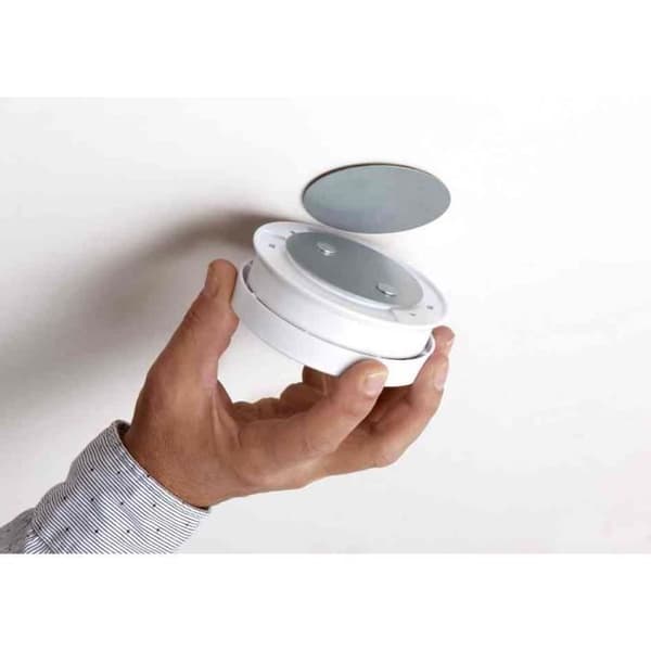 Universal magnethållare för rökdetektor