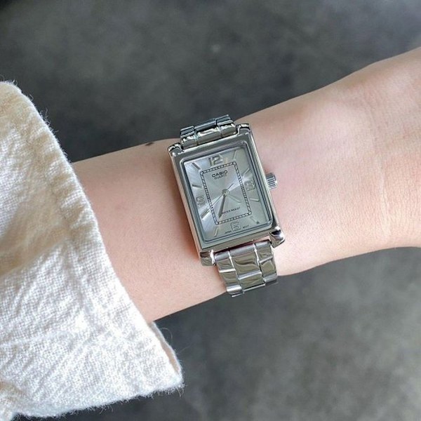 Casio - Klocka för kvinnor - klassisk rektangulär - Helt i rostfritt stål - Vattentålig