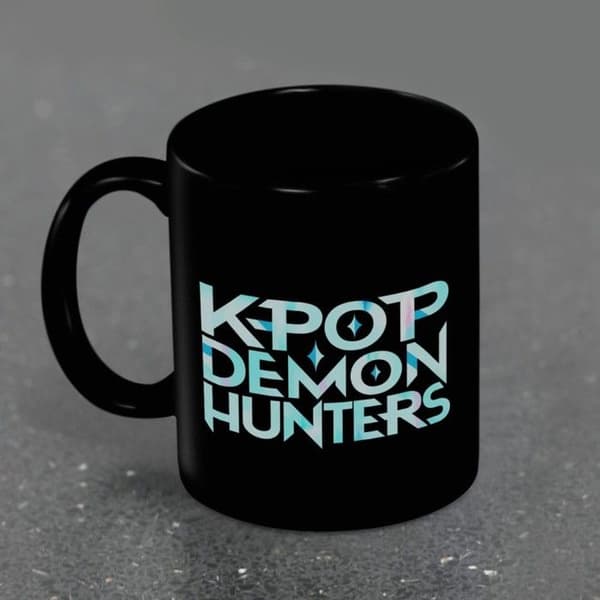 Kpop Demon Hunter – Svart keramikmugg 325ml – Logotyp svart blå