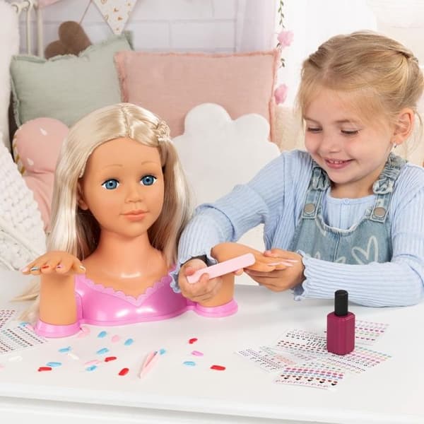 Charlene Magic Nails - Hårstyling