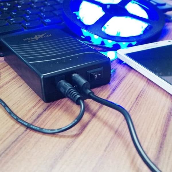 AFTERTECH Mini UPS Power Bank Pack Lithiumbatteri Li-ION 12V 3000mAh 36Wh USB-utgång D4E2