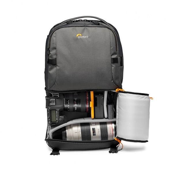 Ryggsäck - Lowepro - Fastpack BP 250 AW III - Grå - Fack för 3 linser - Regnskydd ingår
