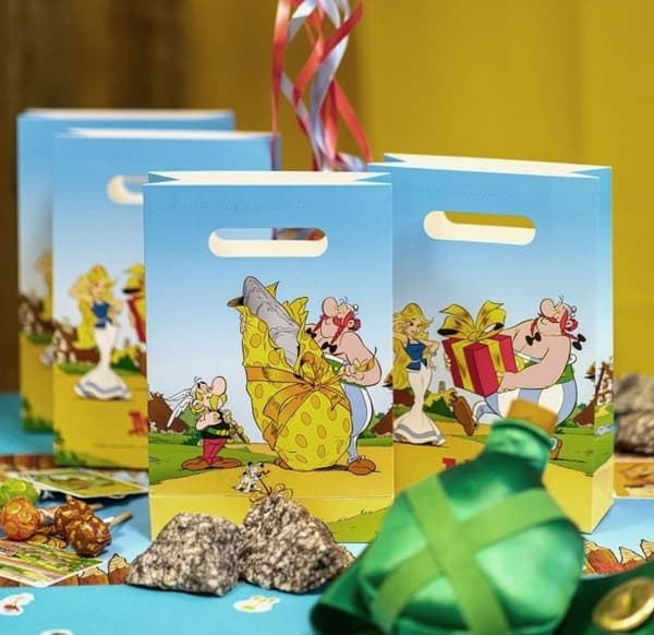 Presentpåsar i papper - CHAKS - 12811-AX - Set om 4 - Asterix - 15,8 x 23,6 cm