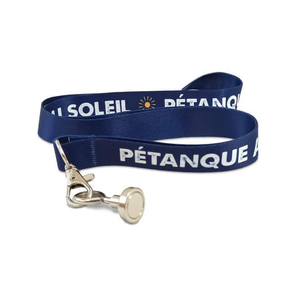 Plocka upp magnetisk boule för pétanque i solen