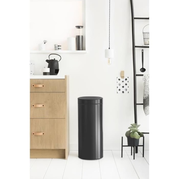 BRABANTIA Touch Bin - 30L - Matt svart Matte svart
