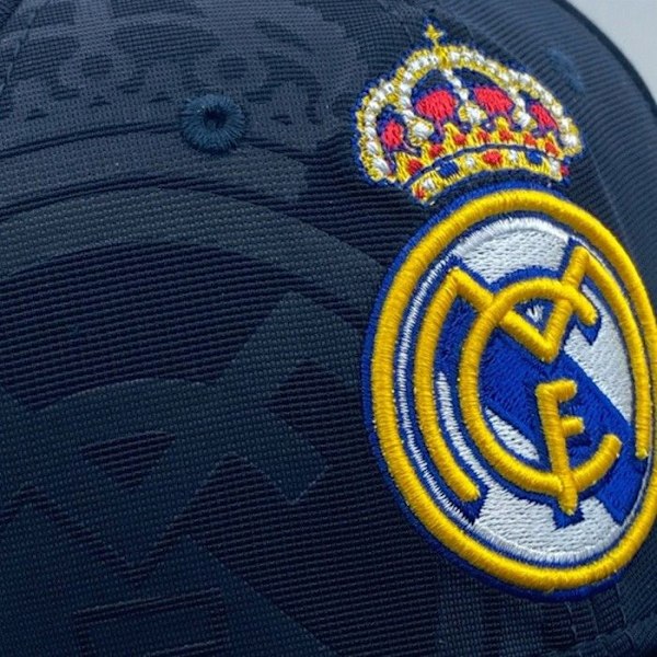 Real Madrid keps Vuxen justerbar storlek First Equip Svart