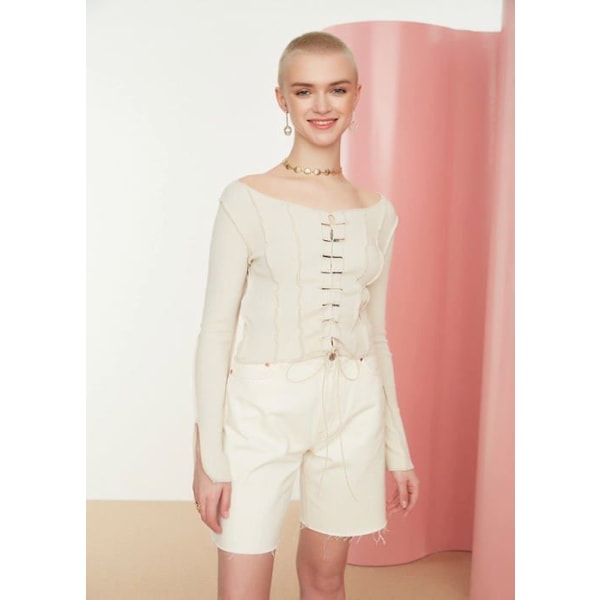 Blus - blus - skjorta Trendyol - TWOAW22BZ0515 - Ecule Shutter Stickad blus för kvinnor Ecru XS