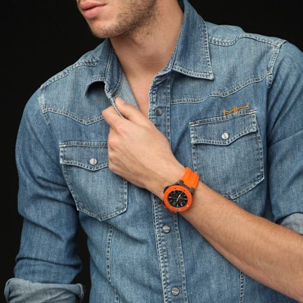GUESS Herr W11619G4 Overdrive Watch Orange