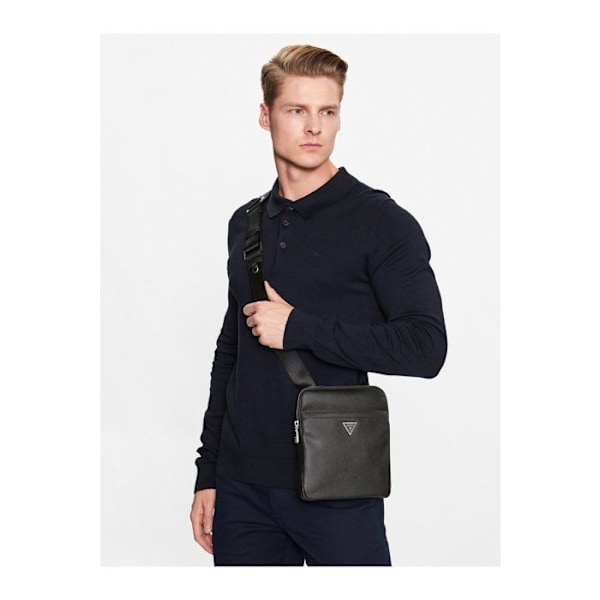 Axelväska i PU-läder - Guess jeans. Svart