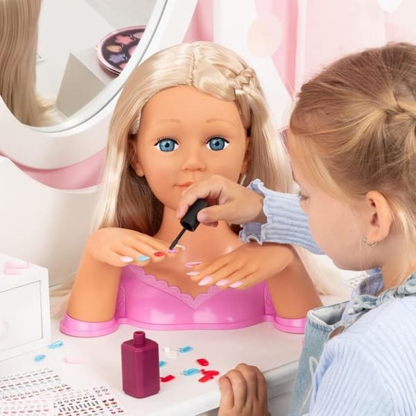 Charlene Magic Nails - Hårstyling