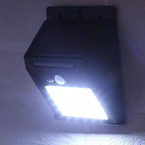 SHOP-STORY - SOLARNA: Trådlös LED-vägglampa med solpanel och 120° rörelsesensor Räckvidd 3 meter