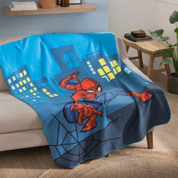 Tryckt fleecefilt, SPIDERMAN HERO. Mått: 110x140cm Blå