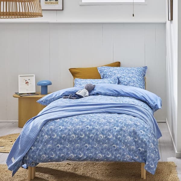 Barnkuddeöverdrag i tryckt percale av bomull, LILLA DRÖMMARE - ESSIX - 65 x 65 cm - Blå Blå