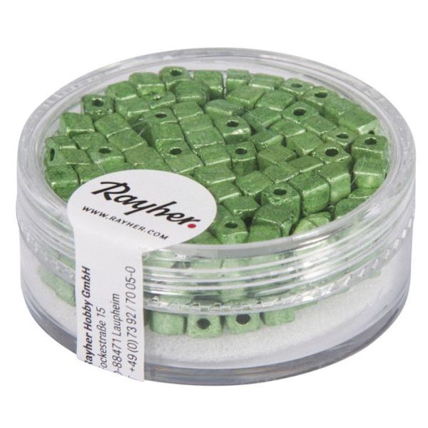 Metallic - tärningar, sandblästrade, limegrön, 3,4 mm, förpackning 15 g
