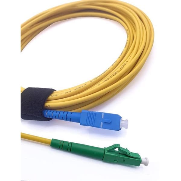 LC/APC till SC/UPC enkelriktad monomode fiberoptisk kabel, 9/125μm LSZH optisk patchkabel (REF: 19464) - 3M