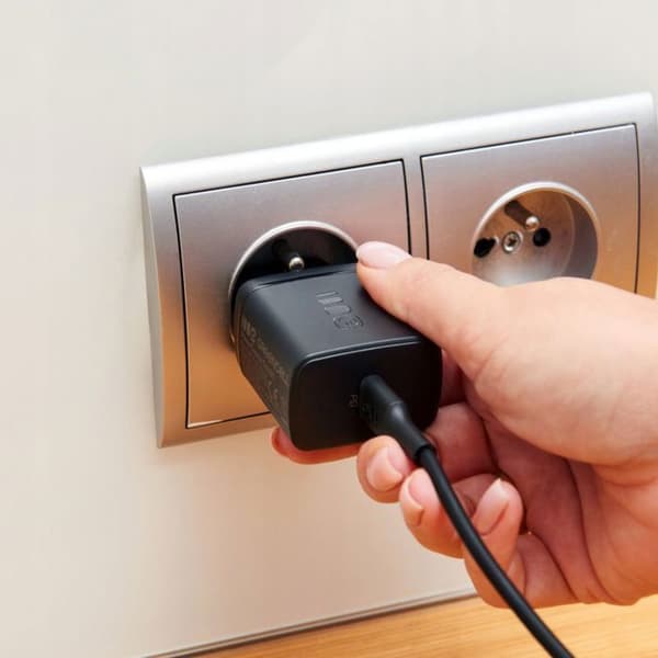 Väggladdare - GREEN CELL - PowerSource Duo30 (CHARB-GC-30AC-B) - 30 W - 1xUSB-C + 1xUSB-A - PD 3.0 / QC 4.0+ svart