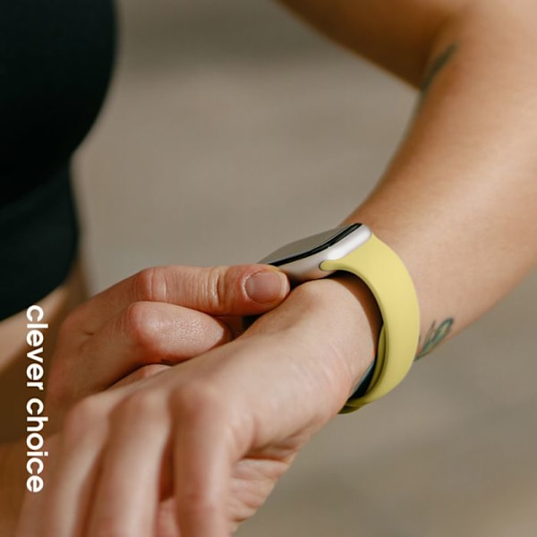 Armband för Apple Watch 38/40/41/42mm (Halm) Crong Liquid