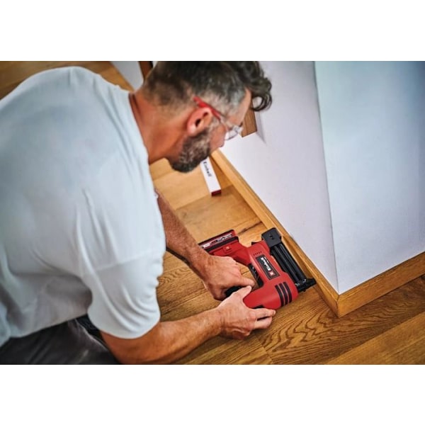 Einhell Trådlös häftapparat TE-CN 18 Li-Solo Power X-Change (18V, med 300 spikar och 300 häftklamrar) Levereras utan batteri eller laddare.