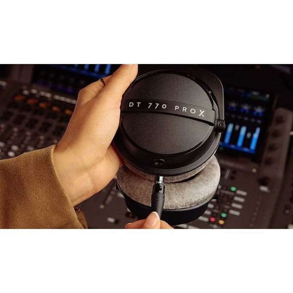 Hörlurar - Beyerdynamic - DT 770 PRO X - 48 Ohm - Över örat - Trådad Svart