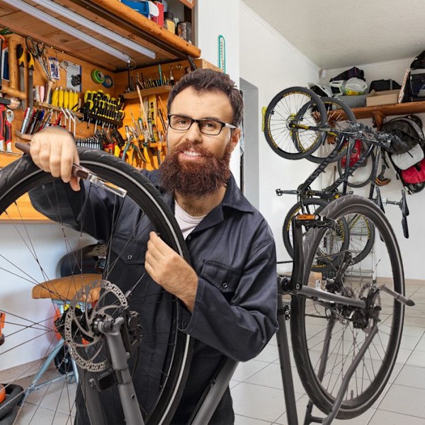 Relaxdays Väggfäste för cykel, set om 2, hopfällbar, bär upp till 25 kg, vertikal väggmontering, gul Gul svart