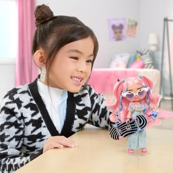 LOL. Surprise Tweens - 24 cm artikulerad modedocka - Flora Moon - 2 outfits och flera accessoarer - Från 4 år Lila
