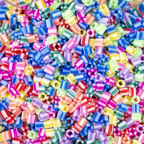 La Manuli - Diverse pärlor på pärlor - 5000 stycken (tvåfärgade godispärlor) 10 färger, 5 mm