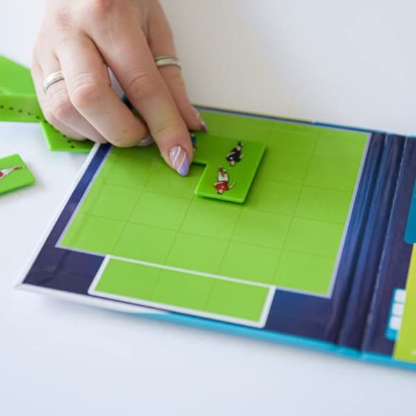 Resepussel med magnetisk design - SMART GAMES - Goool - Magnetisk bokformat - 48 utmaningar - För barn 6+