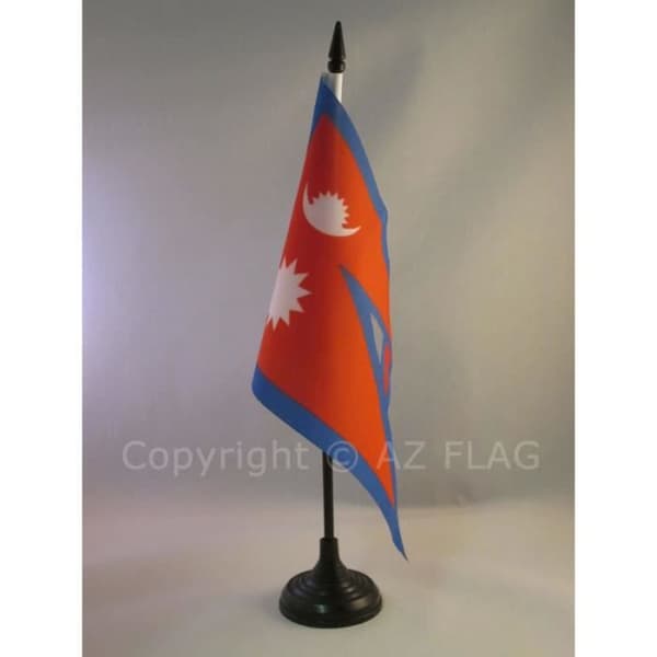 Bordflagga - AZ FLAG - Nepal 21x14 cm - Polyester - Svart plastbas - Rektangulär Svart
