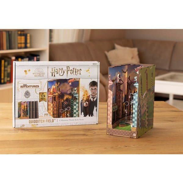 Bokhörna - DIY-kit för att bygga 3D-modell Bokstöd - REVELL - Tiny Adventures - Harry Potter - Quidditch-plan - LED