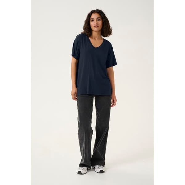 T-shirt med V-ringning dam KAFFE Frida midnatt flottan S