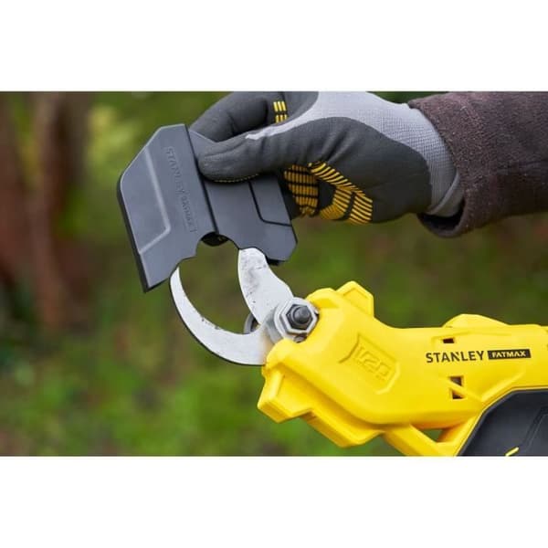 Trådlös elektrisk sekatör + 4Ah batteri + laddare - Stanley Fatmax - SFMCPP32M1-QW - 18V - klipp 32mm