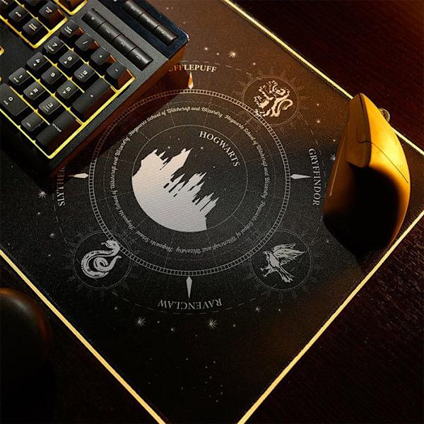 XL Spelmusmatta - NUMSKULL - Harry Potter - Trådlös Laddare 15W - Anpassningsbar LED - Halkfri