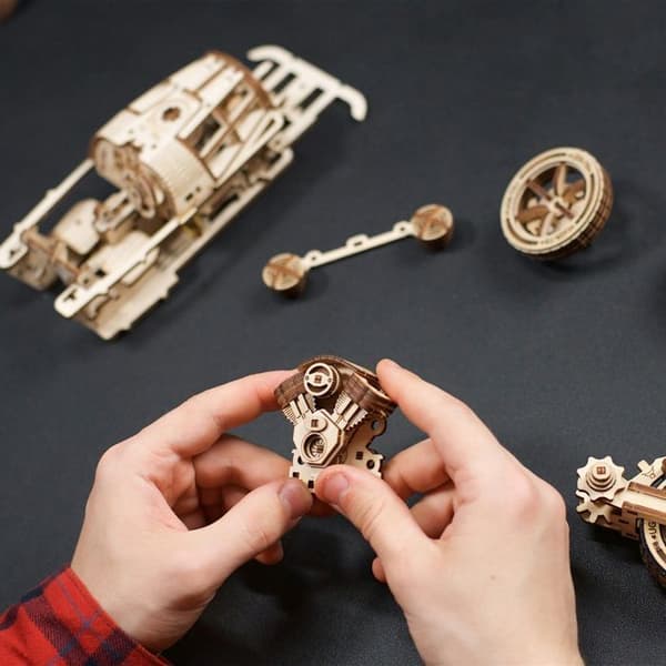 Trehjuling UGR-S - Ugears - 3D träpussel beige