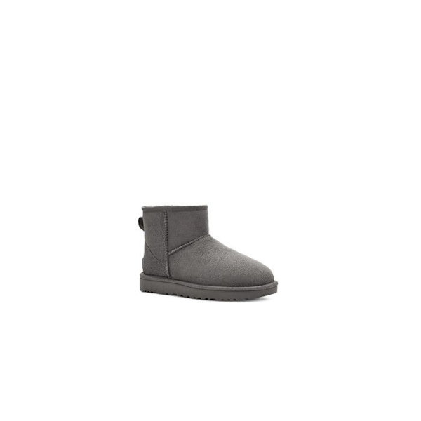 Stövlar - UGG - Classic Mini II - Grå - Läderöverdel - Treadlite sula - Vattentåliga Grå 37