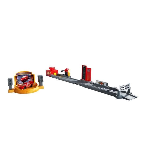 Disney · Pixar-Bilar Piston Cup Hoppbana - Set med bana